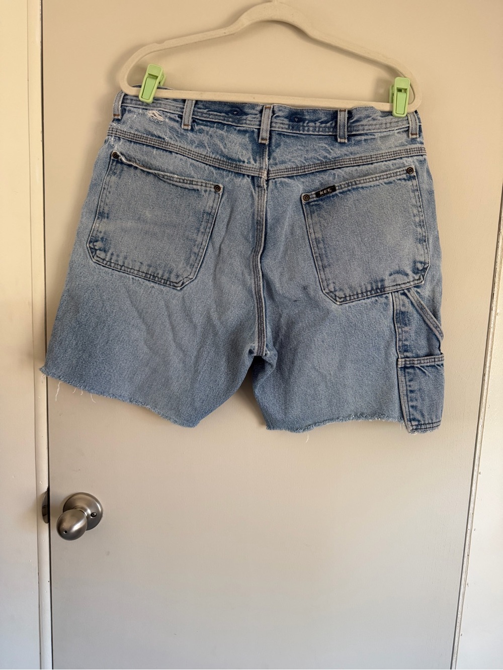 Key Light Wash Distressed Denim Cutoff Shorts - Picture 2 of 7